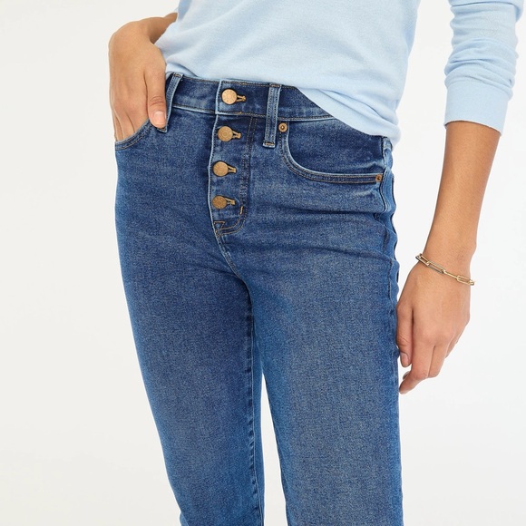 👖 J. Crew, Marina Wash Button-Through Essential Straight All-Day Stretch Jean - Picture 8 of 16